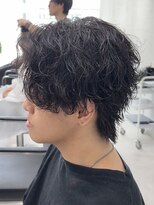 ゴート(GOATO) 波巻きパーマ メンズミディアム 色気 センターパート