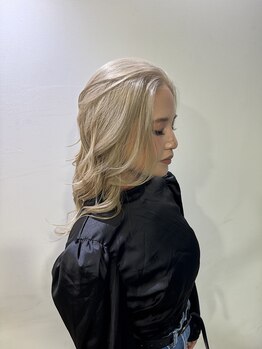 ホーミー(Homie)の写真/トレンドの透明感や抜け感のあるダブルカラー/ハイトーンなら 【Homie】 にお任せください！