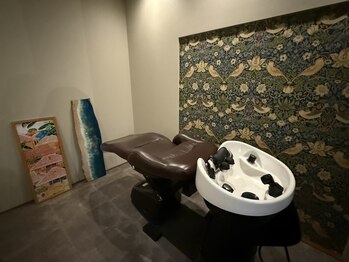 オーリトーリ(Oritori)の写真/髪と頭皮に潤いを与えるヘッドスパ。頭皮の汚れや疲れ、悩みをスッキリ解消し、健康な髪の土台作りに◎