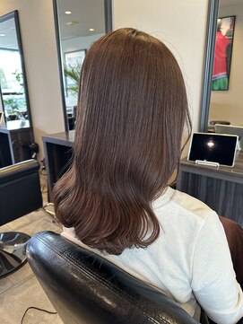 メゾン アヴァロ(Maison Avallo) 柔らかオリーブベージュカラー