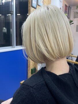 ジュリー(Julie) オーダー:顎下でボブ