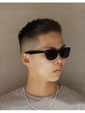 ザ フェイダーズ(The Faderz) スキンフェード高円寺バーバー床屋メンズカットフェザーショート