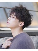 メンズスタイル　前髪長めのスリークショート×ゆるパーマ　銀座