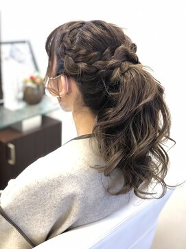 アムズヘアーファム ポニテアレンジ