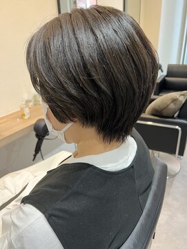 フルール(Fleur) 恵比寿 大人韓国風ショート 前髪カット 白髪ぼかし