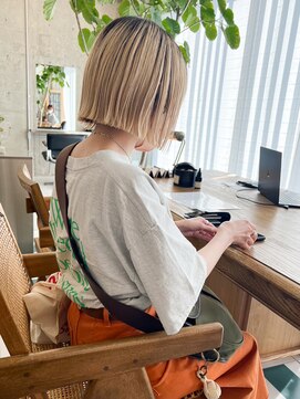ノエ(noe) 切りっぱなしボブ