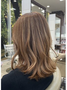 ジュール イオンモールKYOTO店(Jour) ハイトーン切りっぱなしボブ