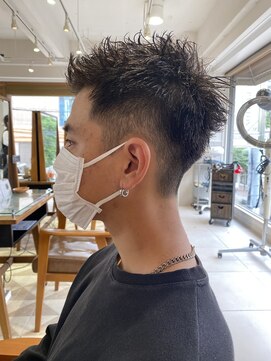 リボーン ビューティー リゾート 松戸店(re-born Beauty Resort) ベリーショートアッシュブラックウルフカルマパーマ