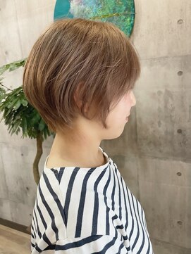 ラポ(lapo) ミルクティーカラーのショートボブ
