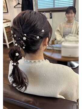 ワンイレブン 新橋銀座口(ONE_ELEVEN) 編み下ろし/ポニーアレンジ