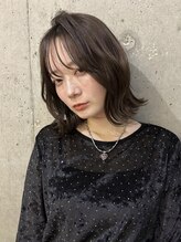 リリアン(ReLien)&nbsp;大人っぽさと抜け感を両立したレイヤーボブ