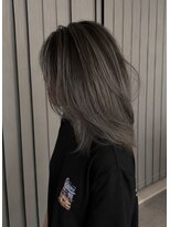 チザン(TIZAN)&nbsp;外国人風バレイヤージュ × シルバーグレージュ
