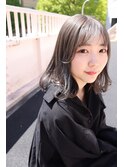 オリーブグレージュ