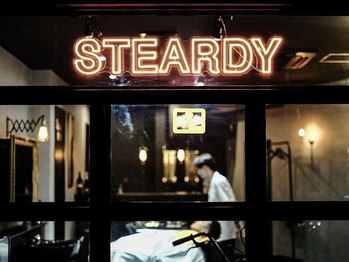 ステディ(STEARDY)の写真/【河内小阪駅から徒歩5分以内】1席のみ★贅沢空間を独り占め!メンズstyleに特化したメンズ限定大人の髪屋。