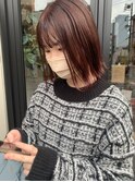 担当西田　切りっぱなしボブ　ピンクブラウン　外ハネ