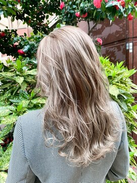 ミシェリー(misherry) プードルパーマミディアムウルフショコラアッシュハイライト韓国