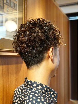 ダウバーバーショップ 表参道(DAU BARBER SHOP) メンズパーマスタイル
