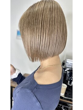 ラブレス(LOVELESS) ハイトーンボブ