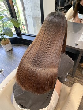 ヨンセンチメートルヒロサカ(4cm HIROSAKA) 髪質育成トリートメント