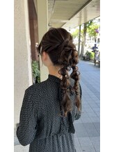 ムクプラス(mucu plus) ツイン編み下ろしポニー
