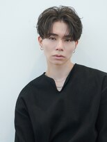 テン 心斎橋(tenn.)&nbsp;難波ニュアンスパーマセンターパートフェザーパーマ毛流れパーマ
