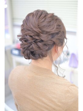 リサ 恵比寿(risa.) 波ウェーブのねじりアップ