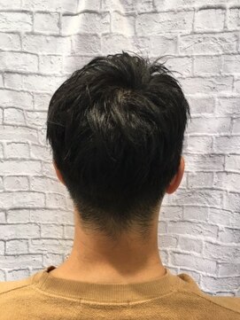 ミーティア バイ クアトロ(Meteor By QUATRO) 刈り上げメンズスタイル