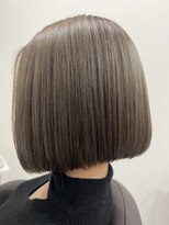 ナッツ(Nut's)&nbsp;切りっぱなしボブ×ミルクティーベージュ