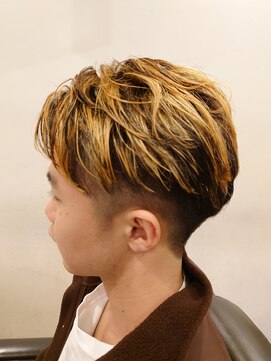 コダマ 茗荷谷店(KODAMA) スキンフェード/アップバング/コンマヘア//眉カット<理容室>