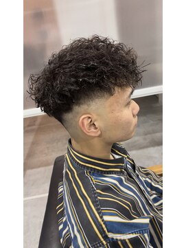 ヘアデザイン ゴドバン(Hair Design Gdobant) スキンフェードスペインカールツイストスパイラルパーマ