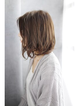 シュシュット(chouchoute) レイヤーカットウェットヘアデザインカラーオリーブベージュ/186