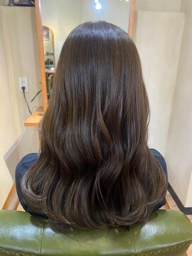 オーストヘアジジ(Aust hair Gigi) 明るめオリーブカラー