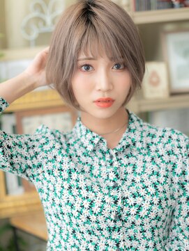 カバーヘアアンドスパ ブリス 浦和(COVER HAIR&SPA bliss) 外国人風シルキーベージュ前下がりミニボブc5浦和20代30代40代