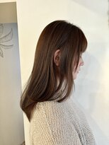 エルムトウキョウ(ELM Tokyo)&nbsp;透け感たっぷりシルバーで艶カラー