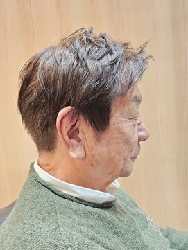 スカイ 大手町プレイス店 ツーブロック、パーマ〈理容室〉