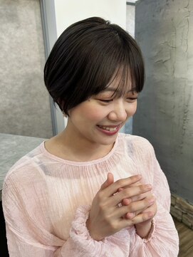 ヴィサージュバスク(VISAGE ba.s.k) ふんわり質感の大人フェミニンショート