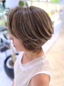 ステア ケース(stair case) リタッチとローライトでメンテナンス 脱白髪染め 40代50代60代