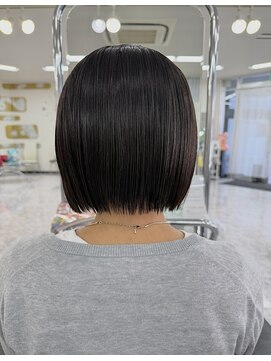 サロンドニケ オイルストレートで自然な真っ直ぐツヤツヤ毛質！！！