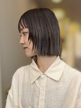 切りっぱなしボブ/顔周りレイヤー/ぱつっとボブ