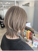 【白髪ぼかしベージュ×ショートウルフ】30代40代50代
