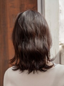 ヘアアンドリラクゼーション シャッセ(Hair&Relaxation SASE) 無造作ウェーブミディ