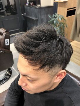 クフィア メンズヘアカンポ なんば日本橋店(CUFFIA MEN'S HAIR CAMPO) ワイルドツーブロック　アップバング