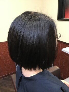 アマラ 立川(amara) ショートボブ