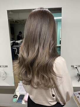 リーホリエ(Lee Horie) 【Rie】透明感グレージュカラー