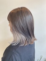 マグネット(O'magnet.)&nbsp;グレージュ×ホワイトシルバー