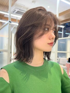 アフロートリノ(AFLOAT Leino) 小顔ヘルシーレイヤースタイル透明感カラー【修】20代30代40代