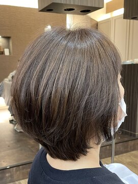 アルターリール(aL ter Rire) 黒髪/クラゲヘアー/オリーブグレー/小顔/ココアベージュ/澤瑞絵