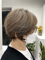 エレ 博多(ere)&nbsp;大人美人ショート/レイヤーカット/白髪ぼかし博多