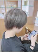 ベージュ系でトーンダウン