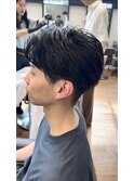 ナチュラルな動きで魅せるフェザーパーマ